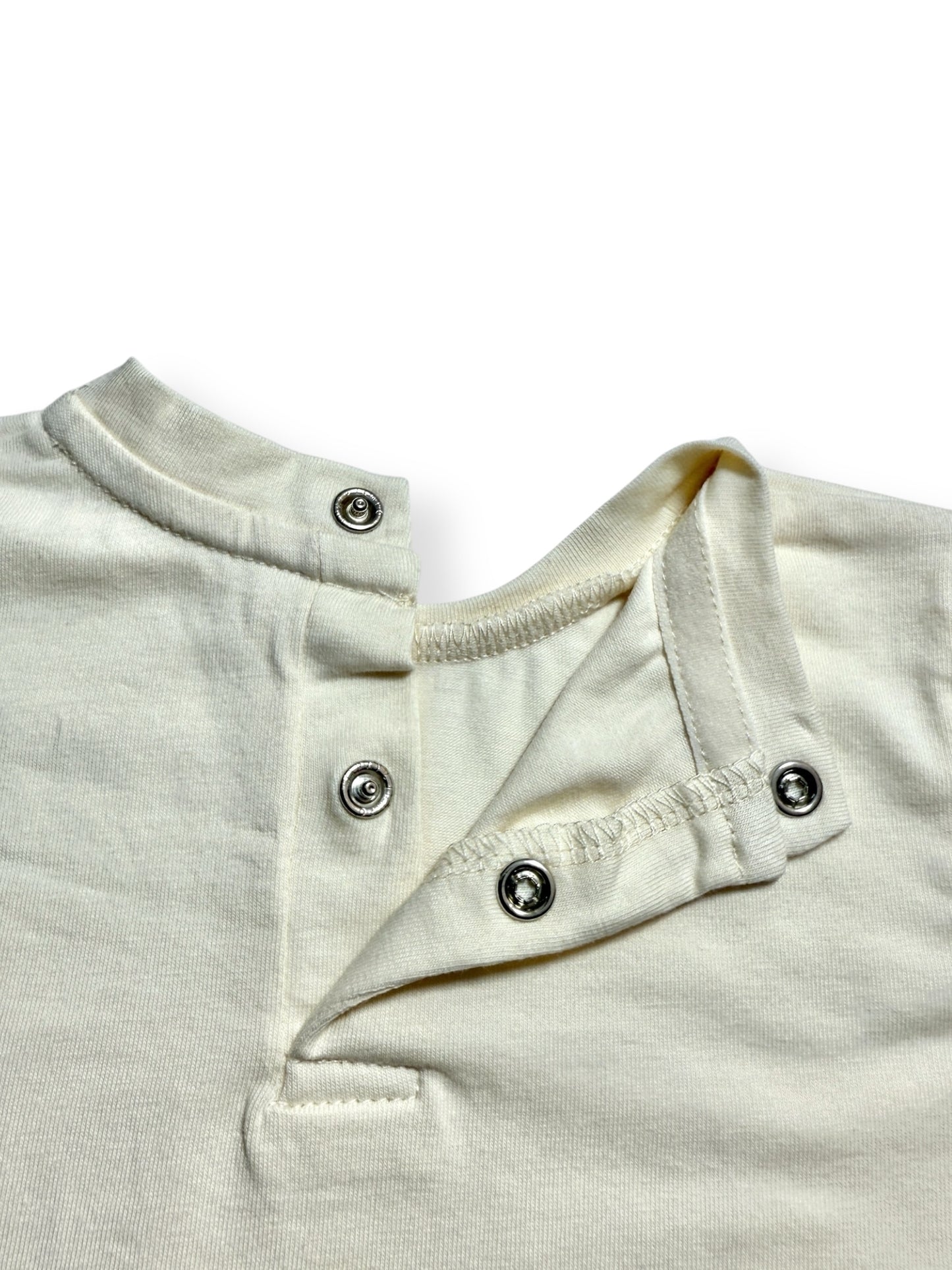 BEŻOWA KOSZULKA I SZORTY Z SERDUSZKIEM