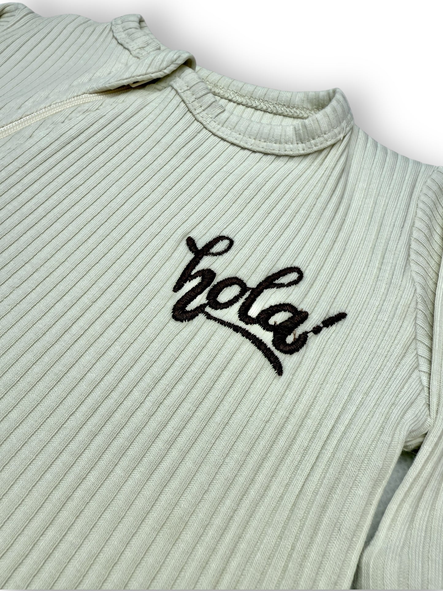 BEŻOWE BODY HOLA I CZAPKA Z USZAMI