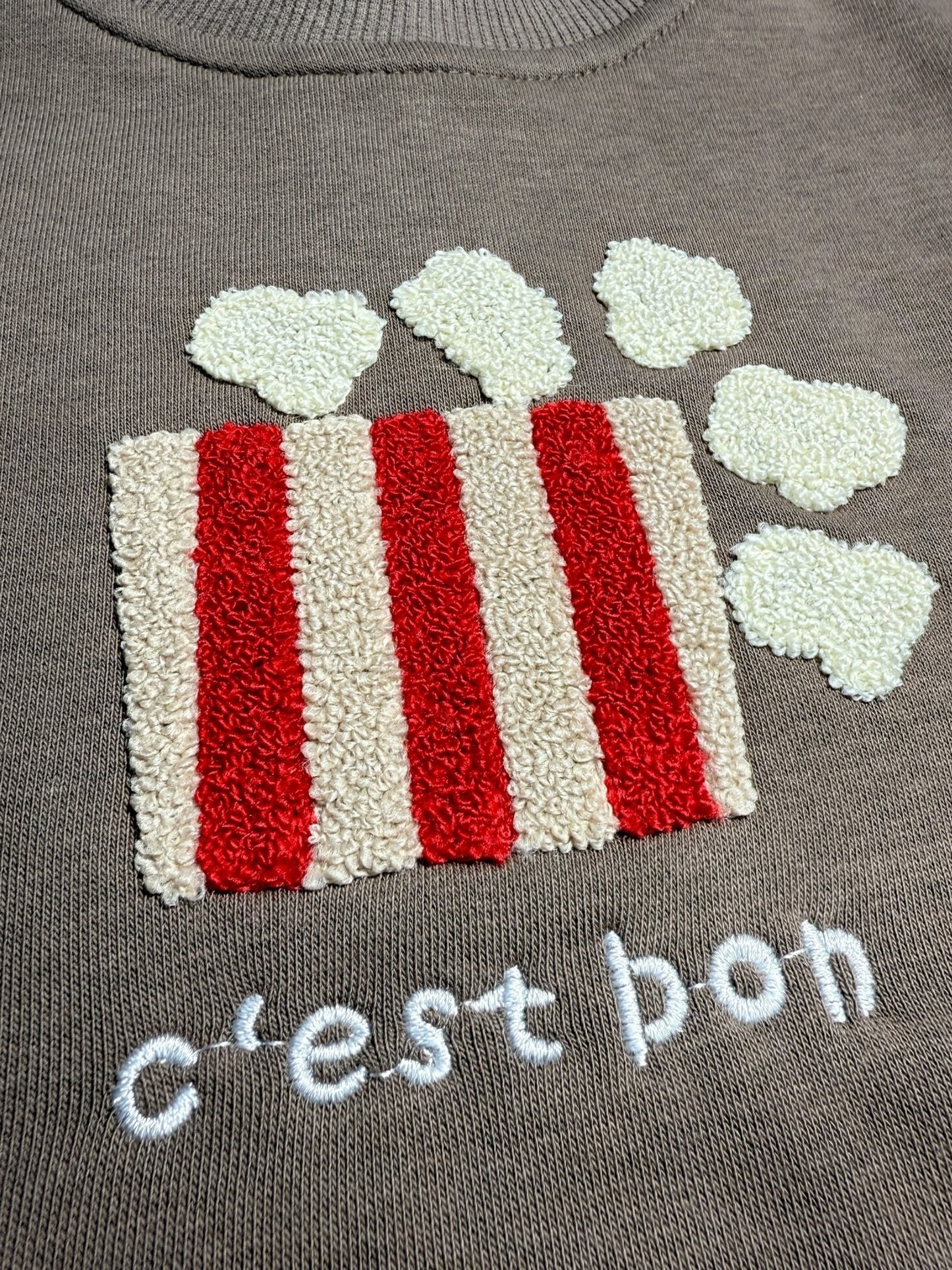 BRĄZOWY DRES Z POPCORNEM