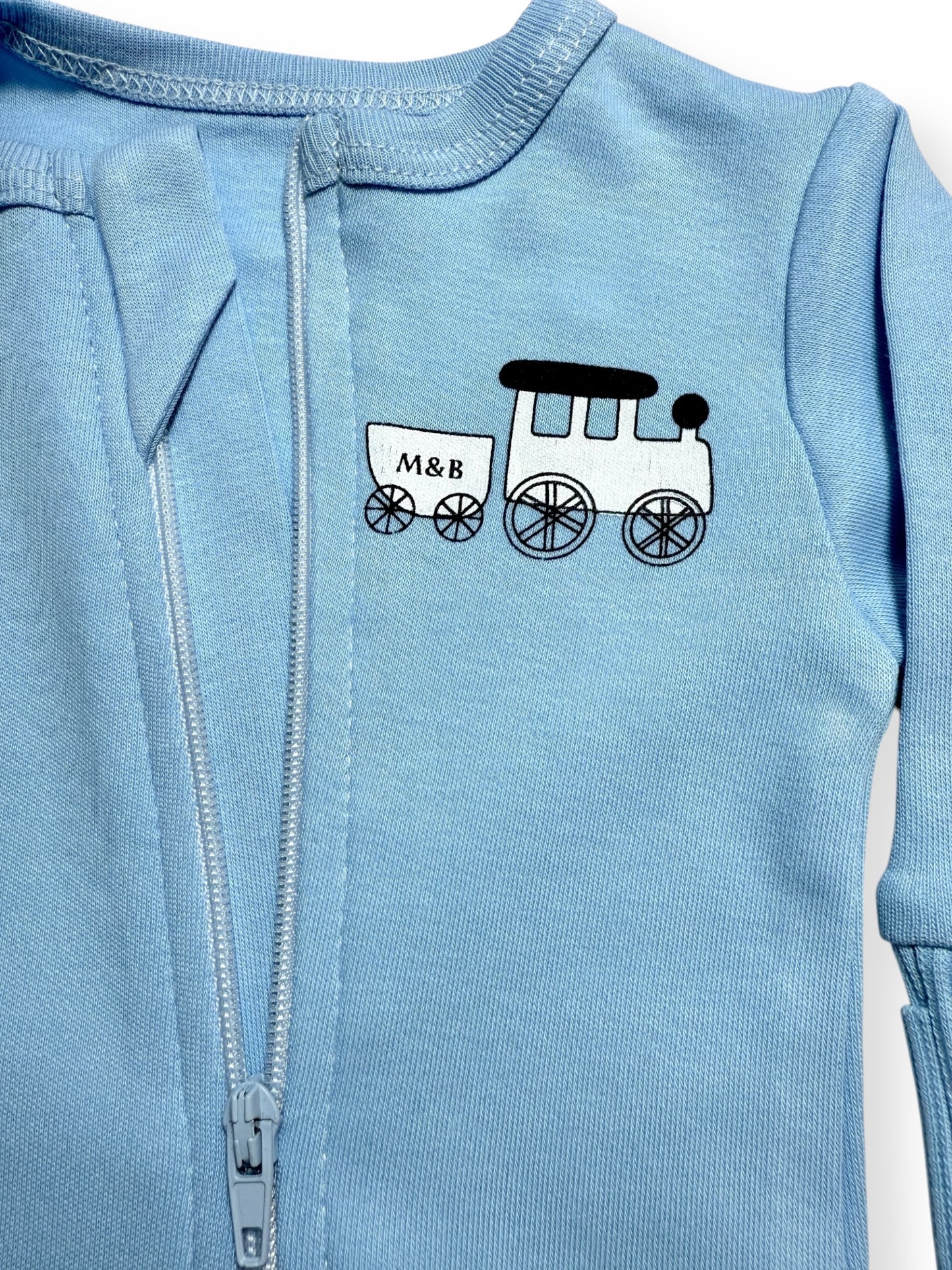 NIEBIESKI ROZPINANY STRÓJ Z POCIĄGIEM I CZAPKĄ